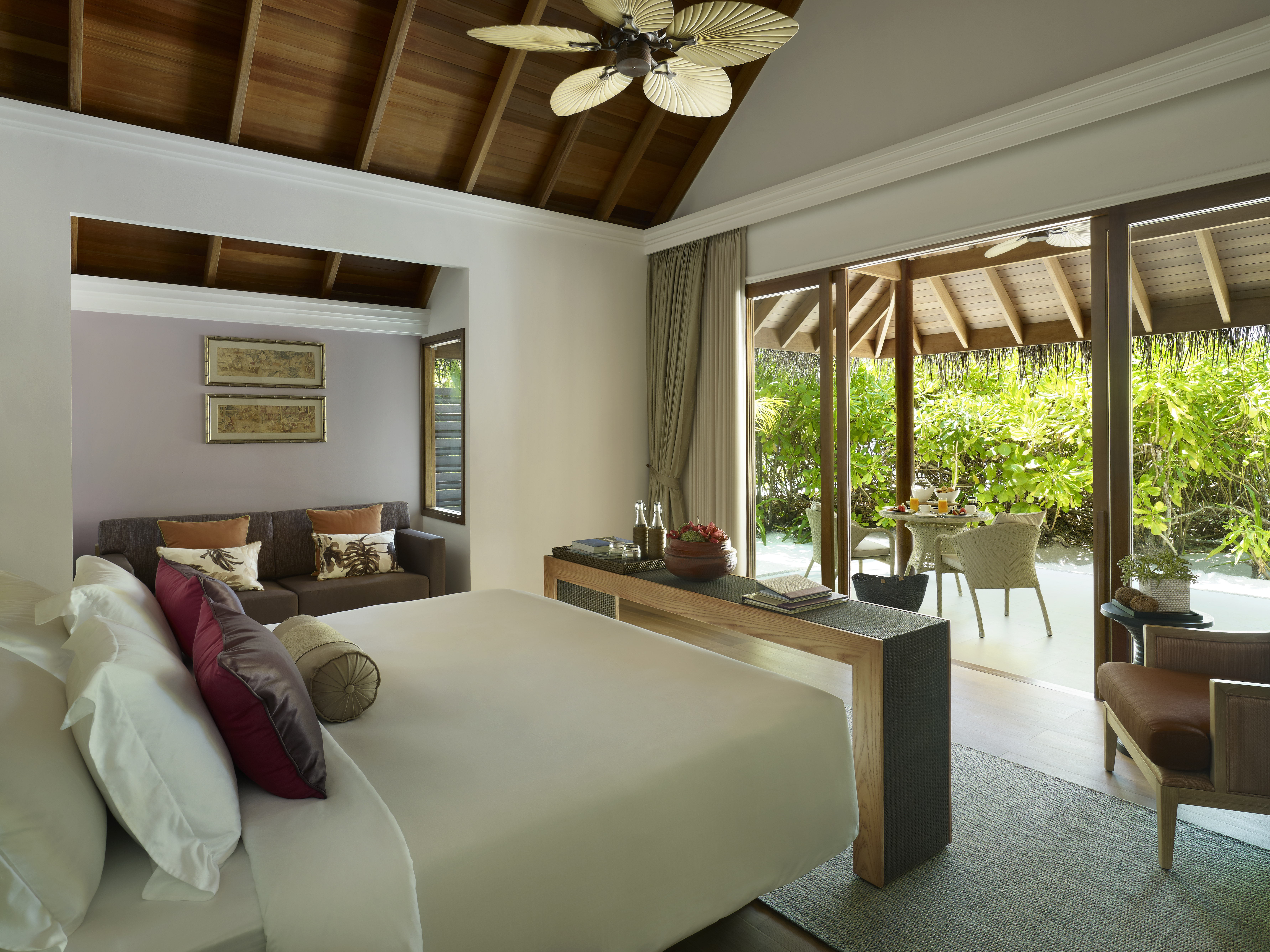 Dusit Thani Maldives 14