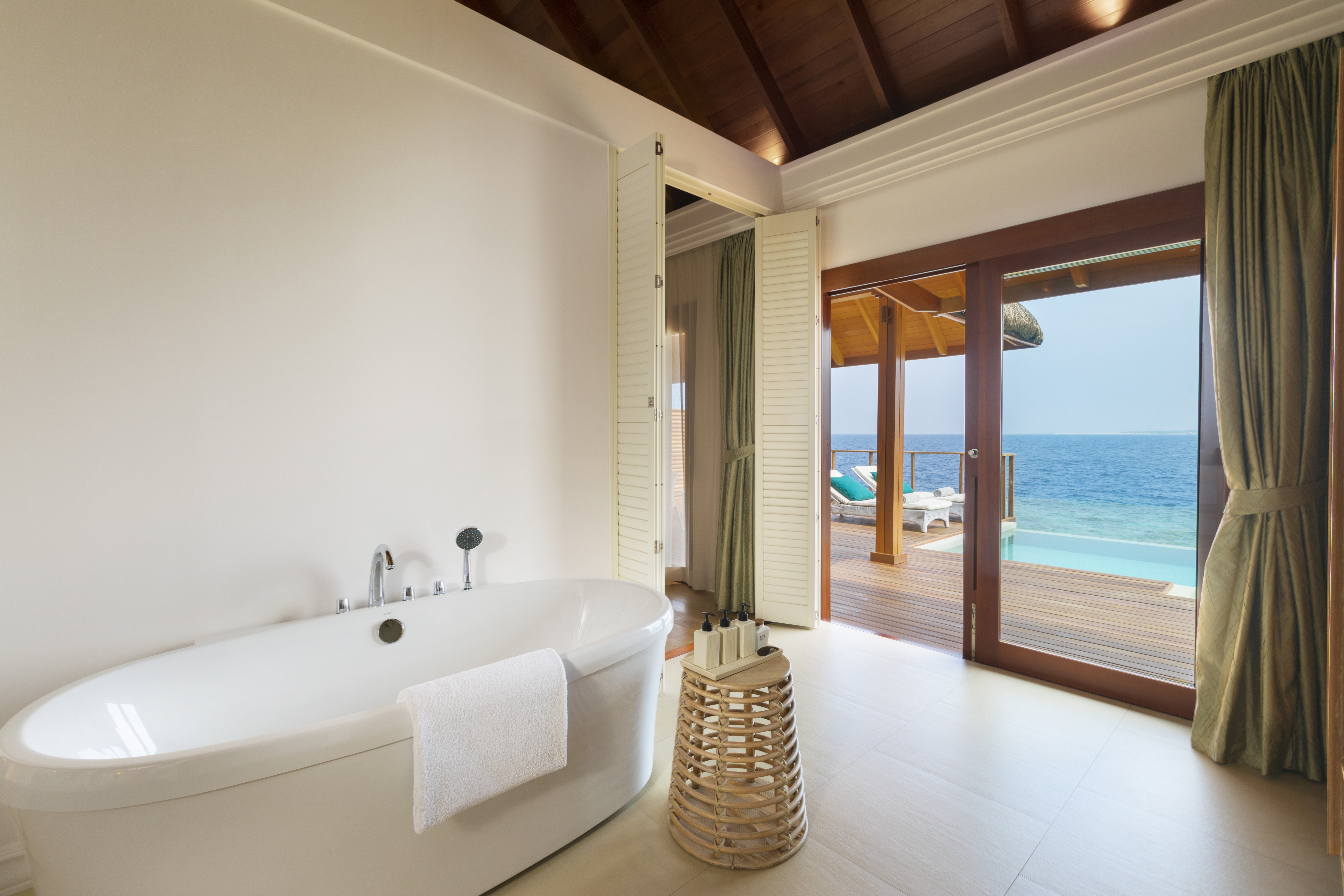 Dusit Thani Maldives 17