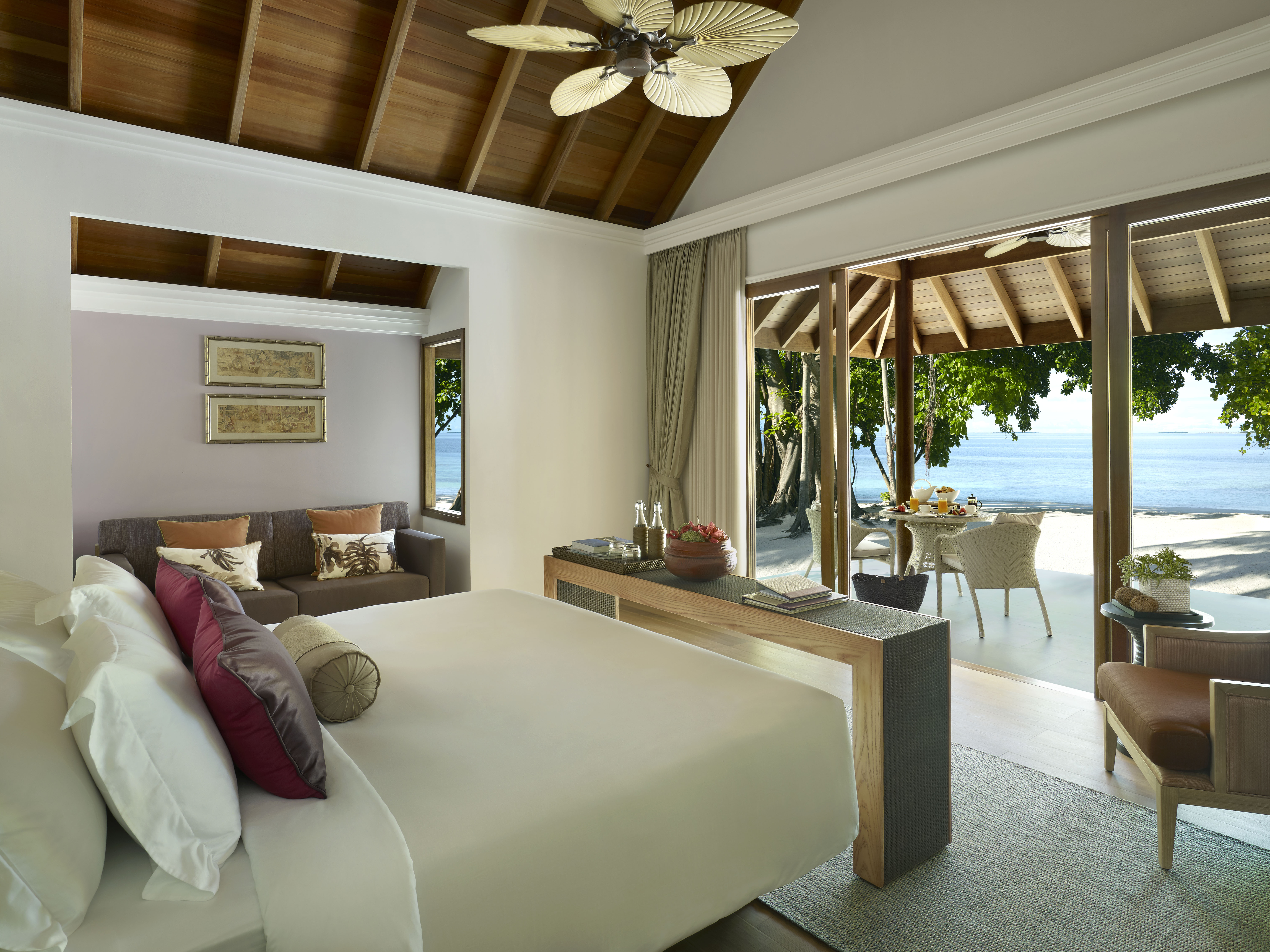 Dusit Thani Maldives 12