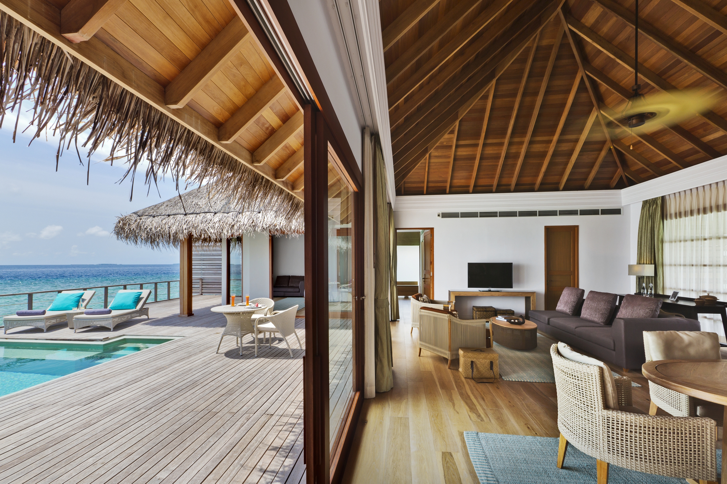 Dusit Thani Maldives 33