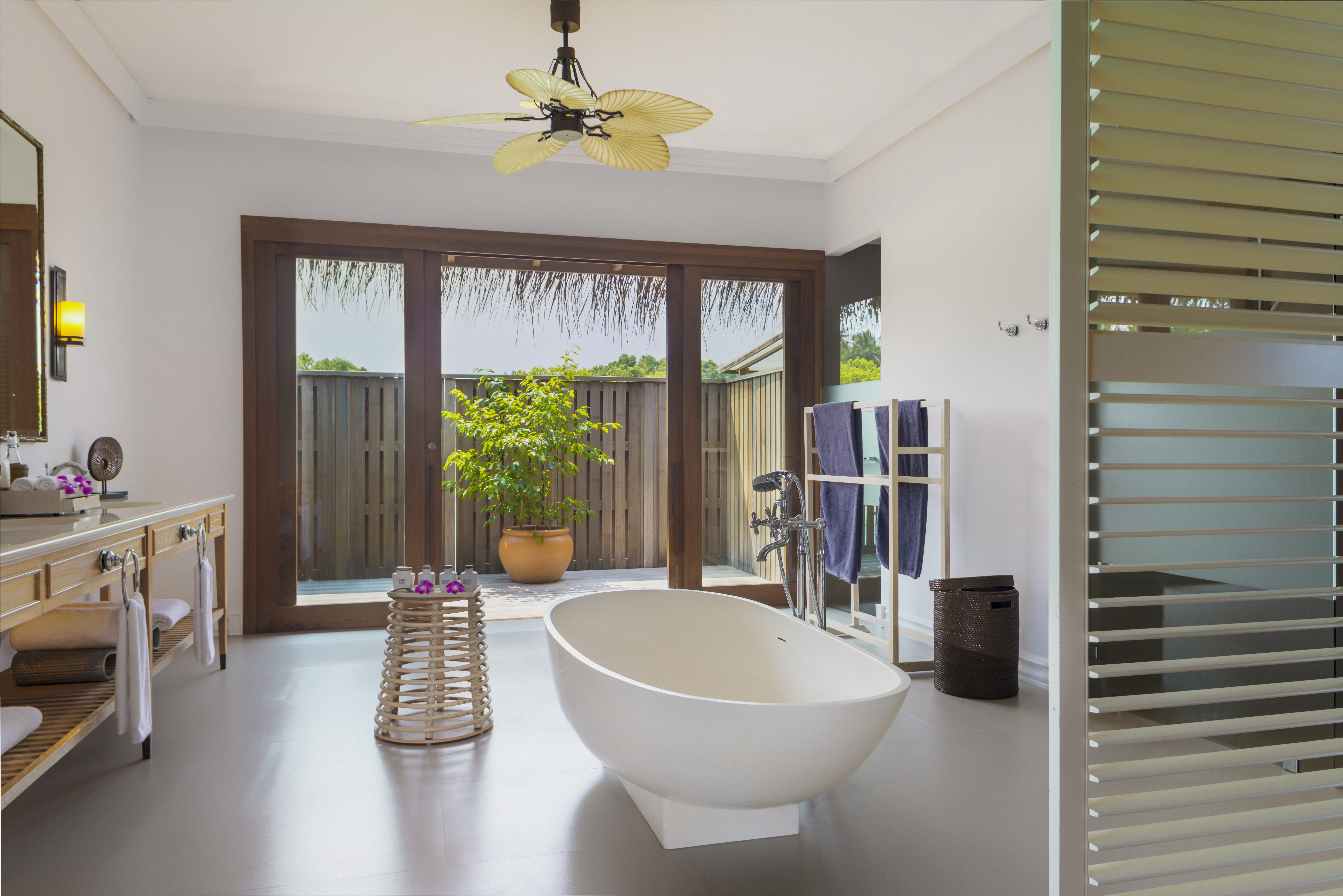 Dusit Thani Maldives 44