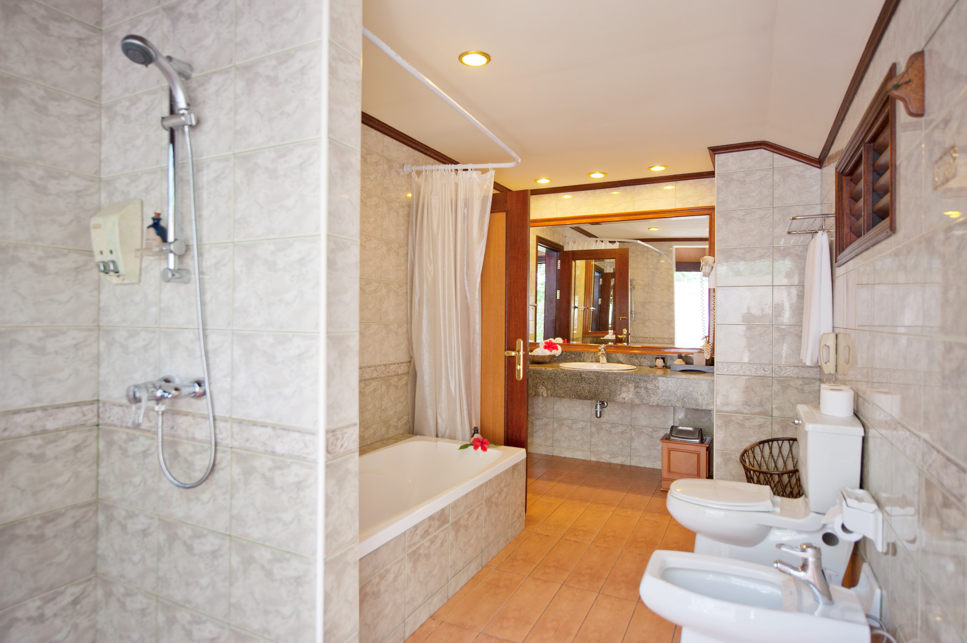 Royal Island Resort & Spa 6