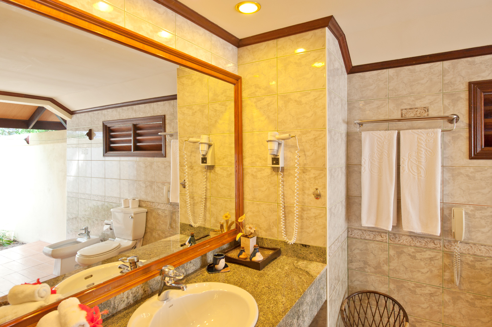 Royal Island Resort & Spa 7