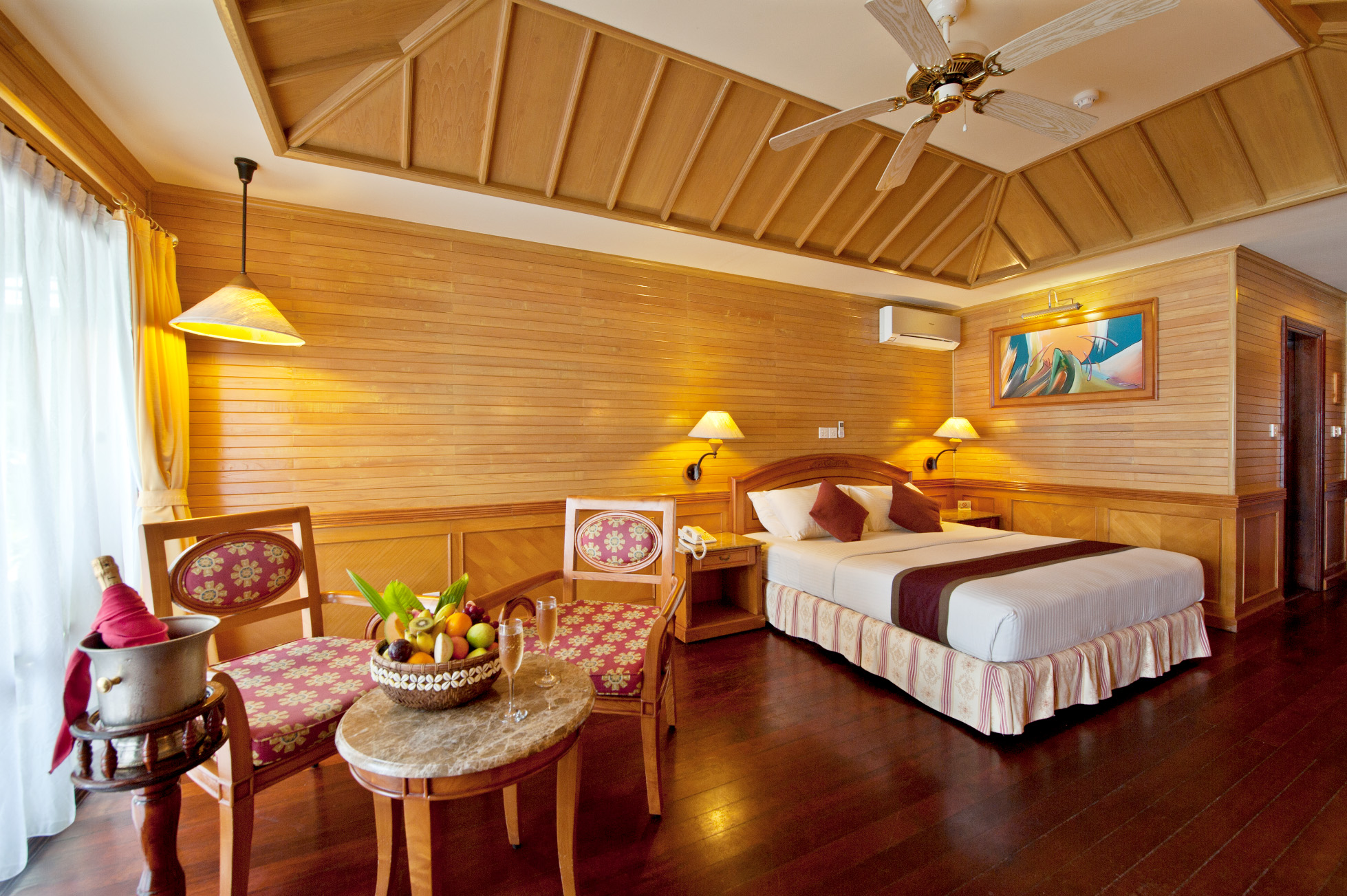 Royal Island Resort & Spa 8