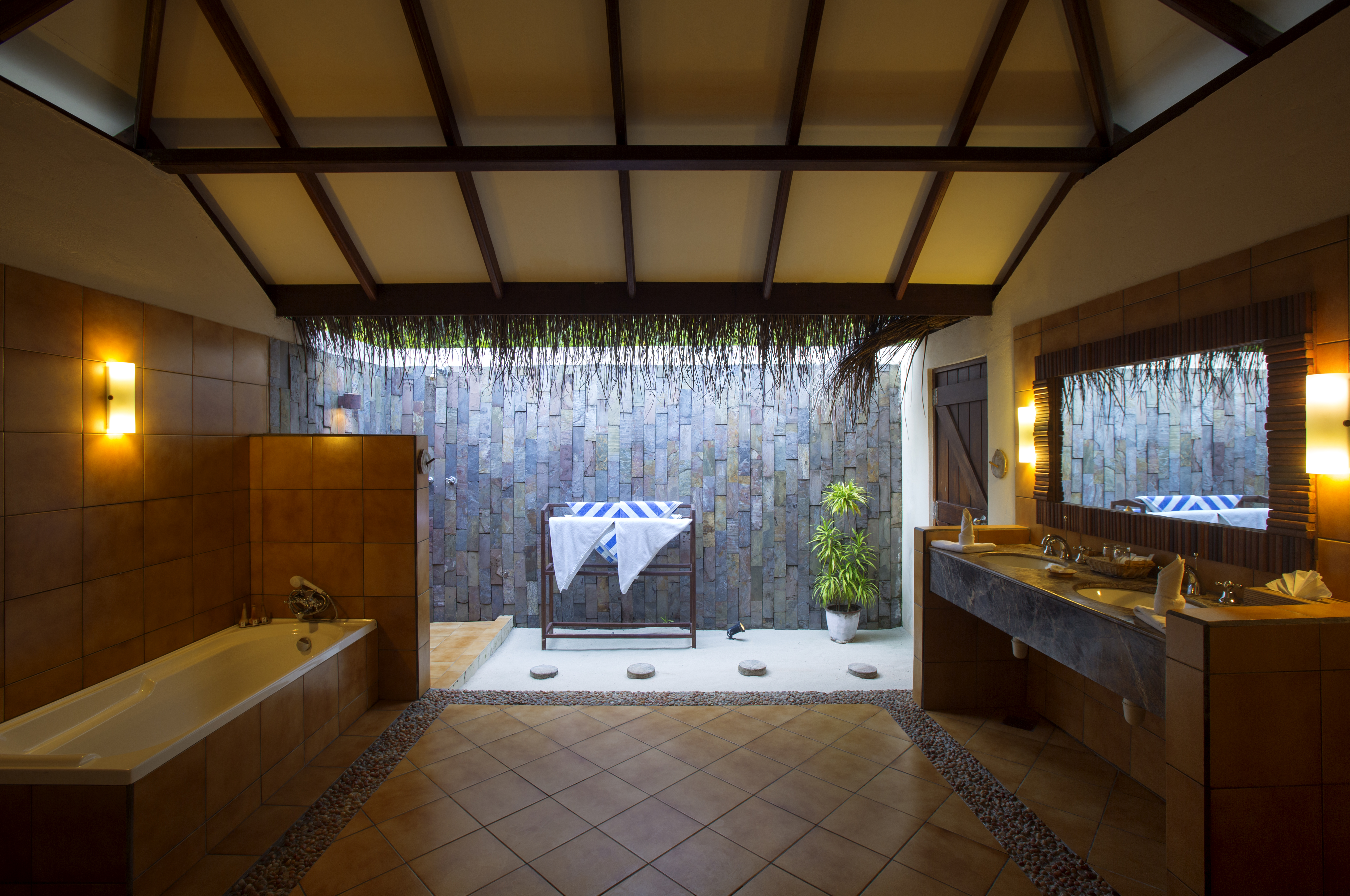 Filitheyo Island Resort 34