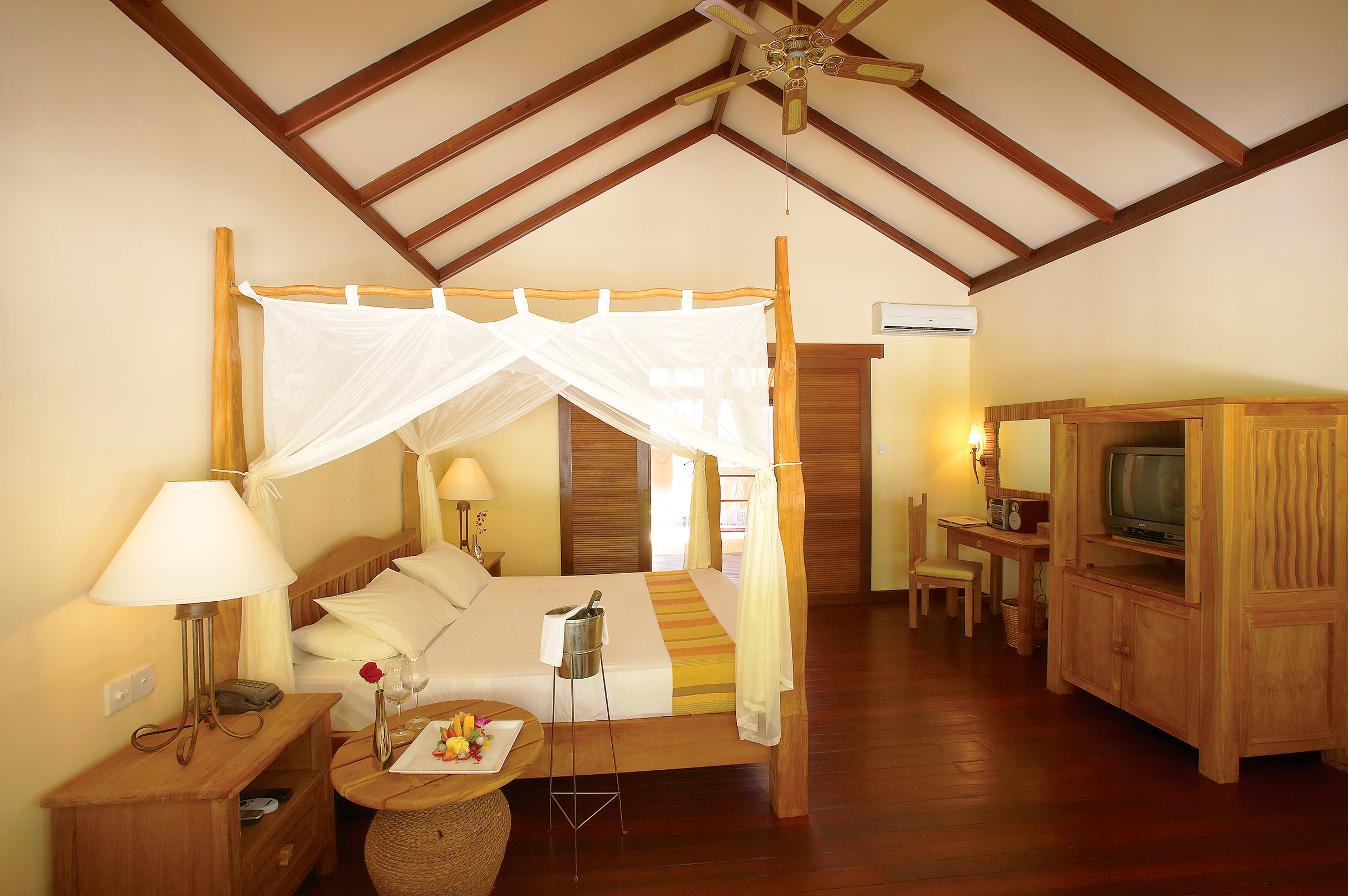 Filitheyo Island Resort 35