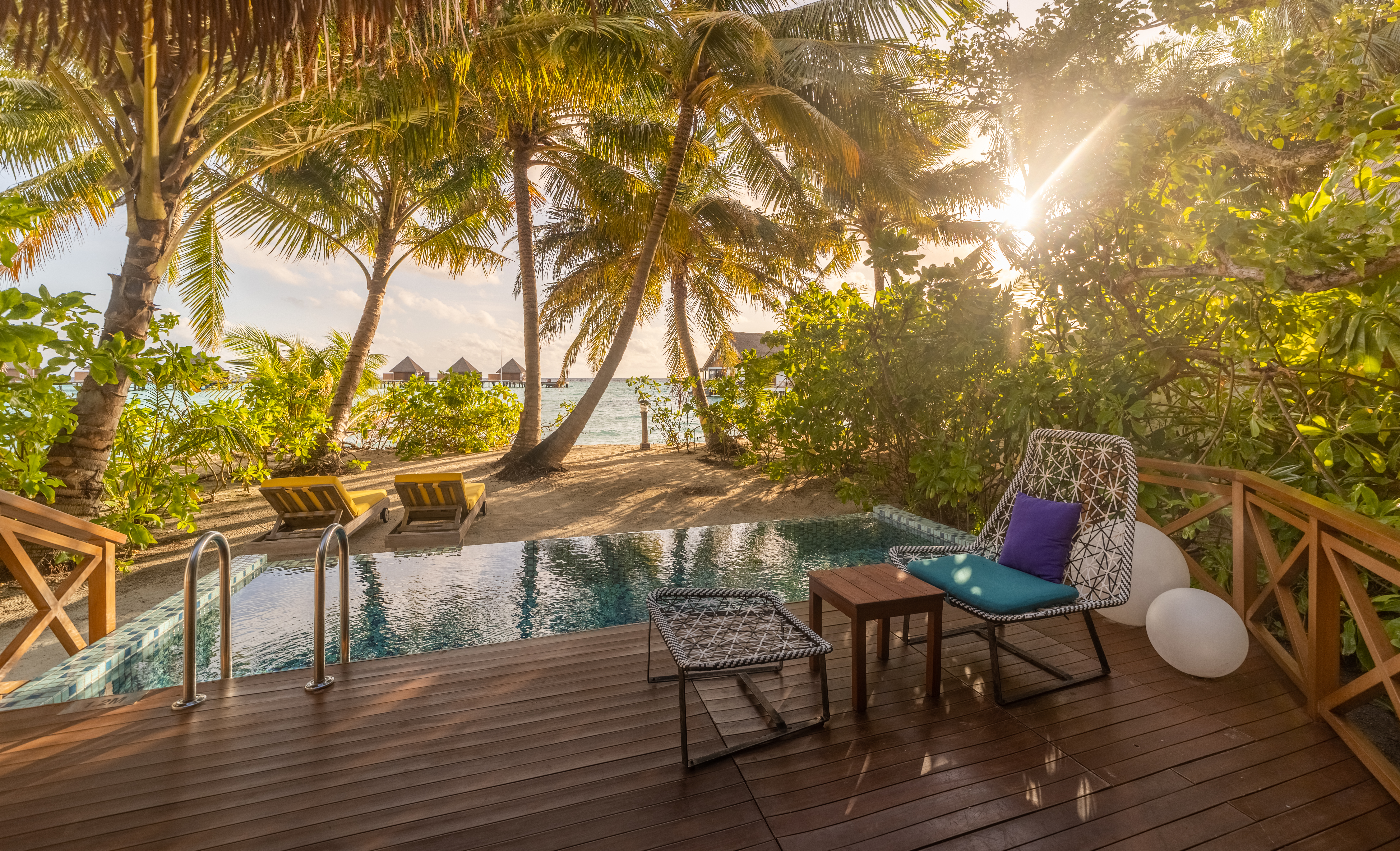 Mercure Maldives Kooddoo Resort 15