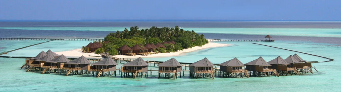 Komandoo Island Resort & Spa - Featured Image