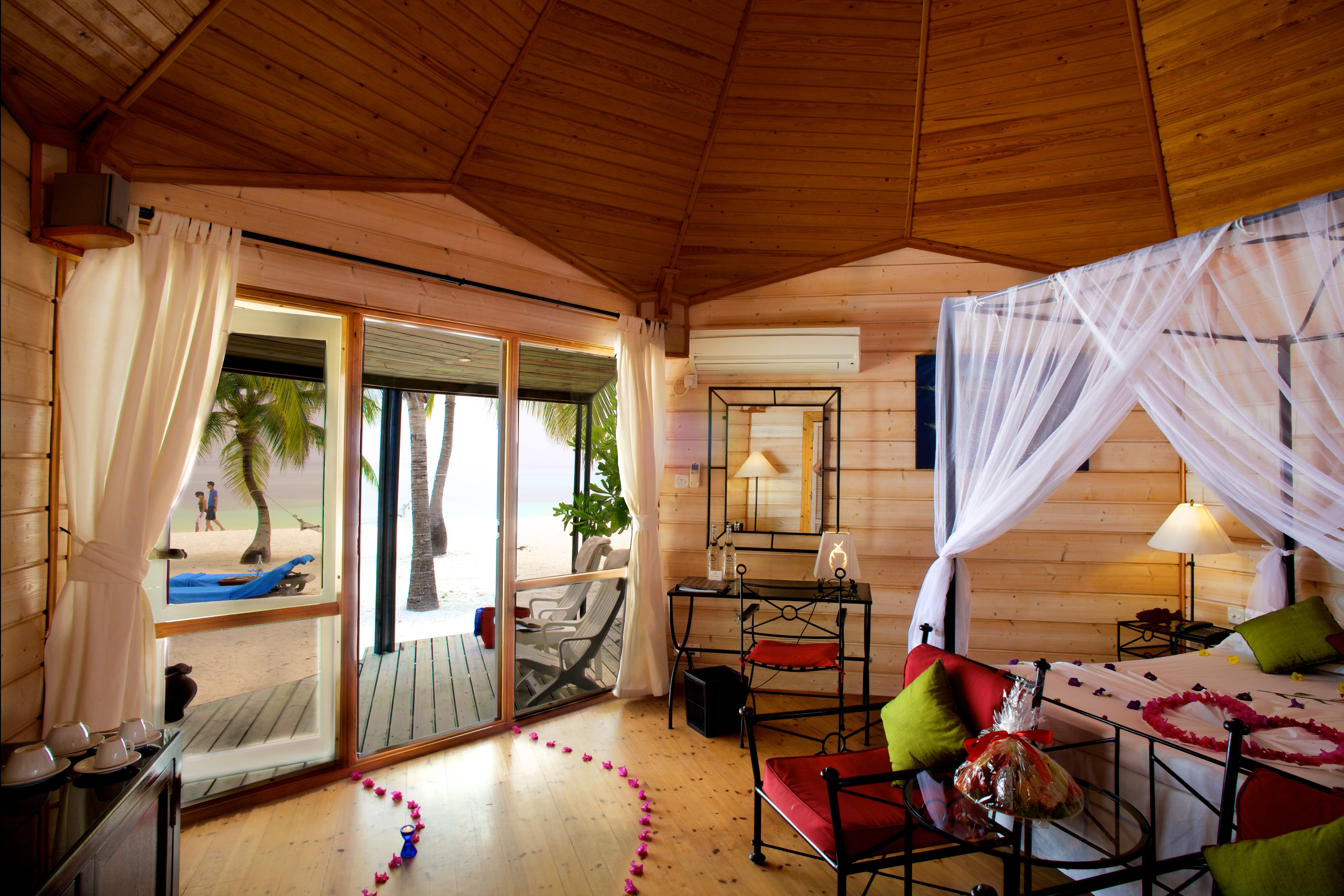 Kuredu Island Resort & Spa 26