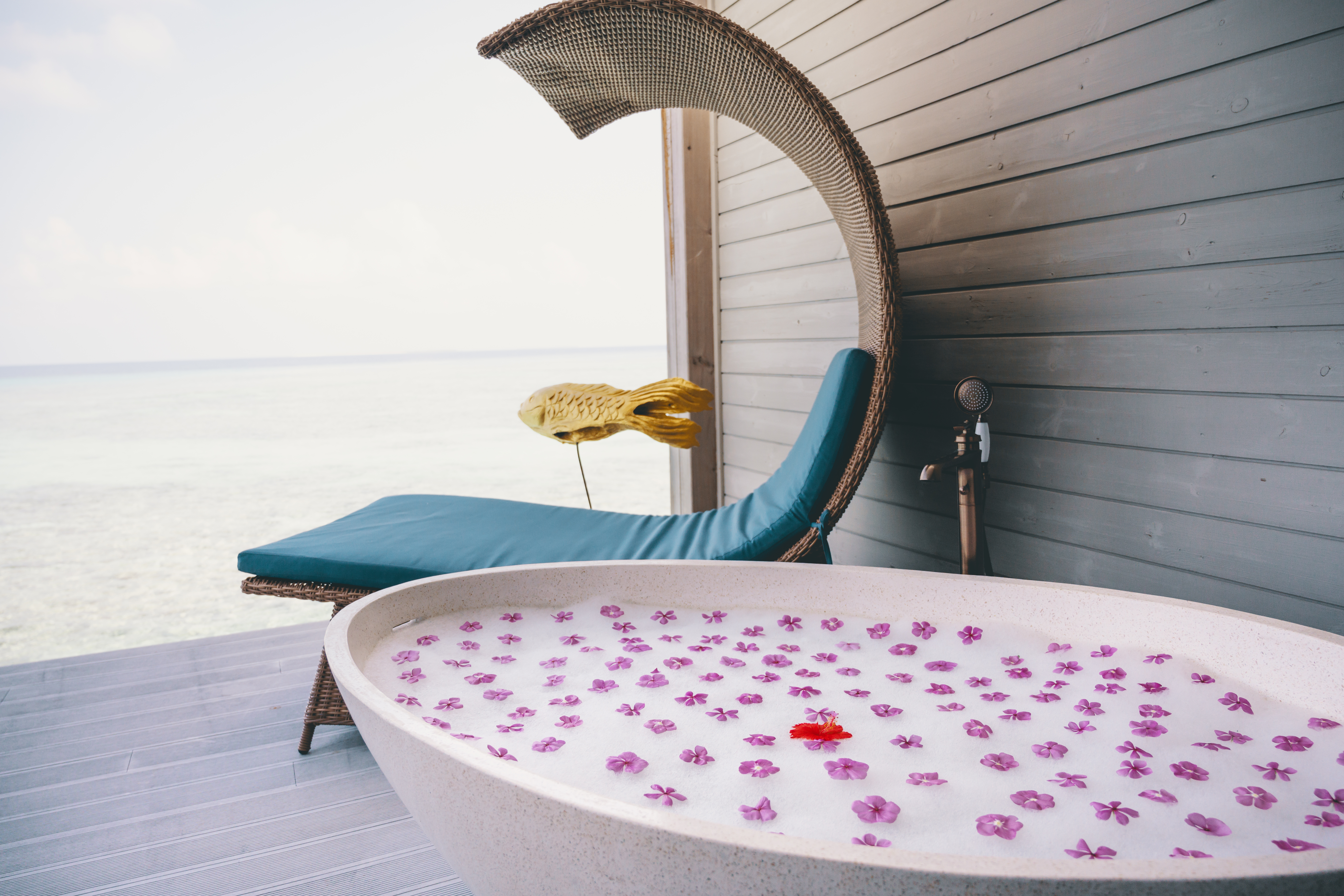 Kuredhivaru Resort and Spa 10