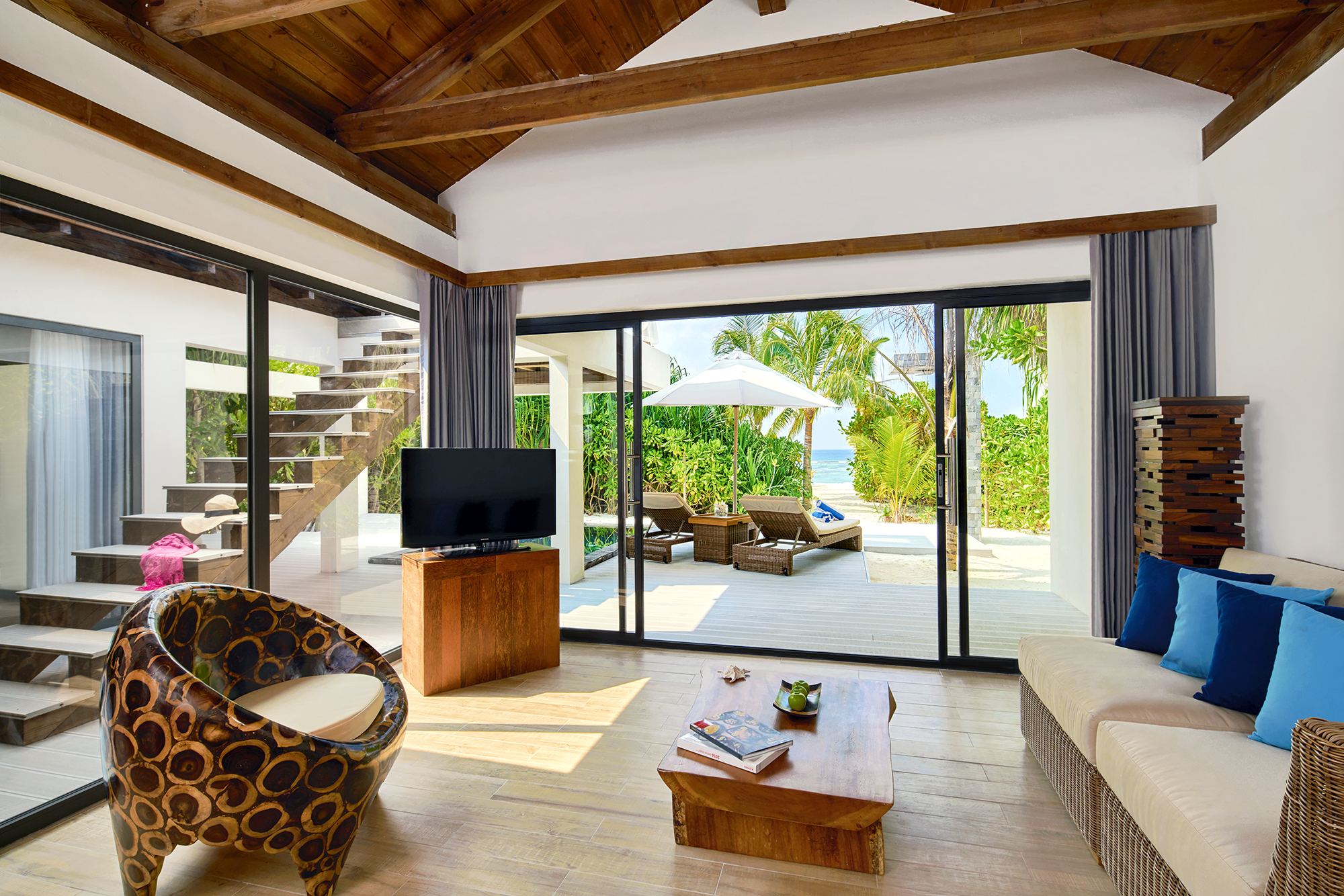 Kuredhivaru Resort and Spa 13
