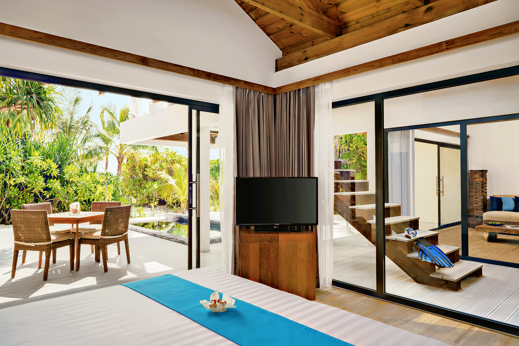 Kuredhivaru Resort and Spa 16