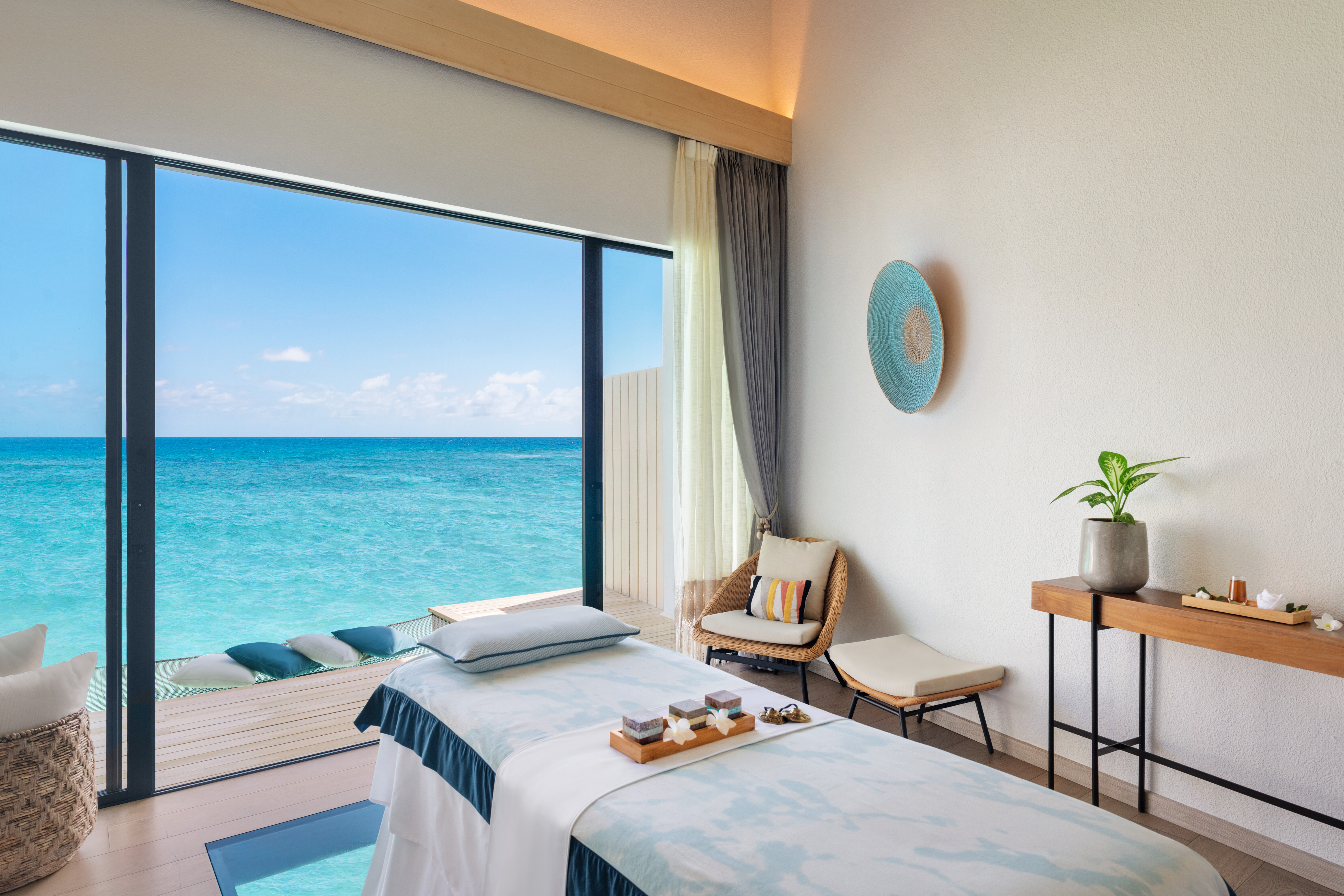 Hilton Maldives Amingiri Resort & Spa 10
