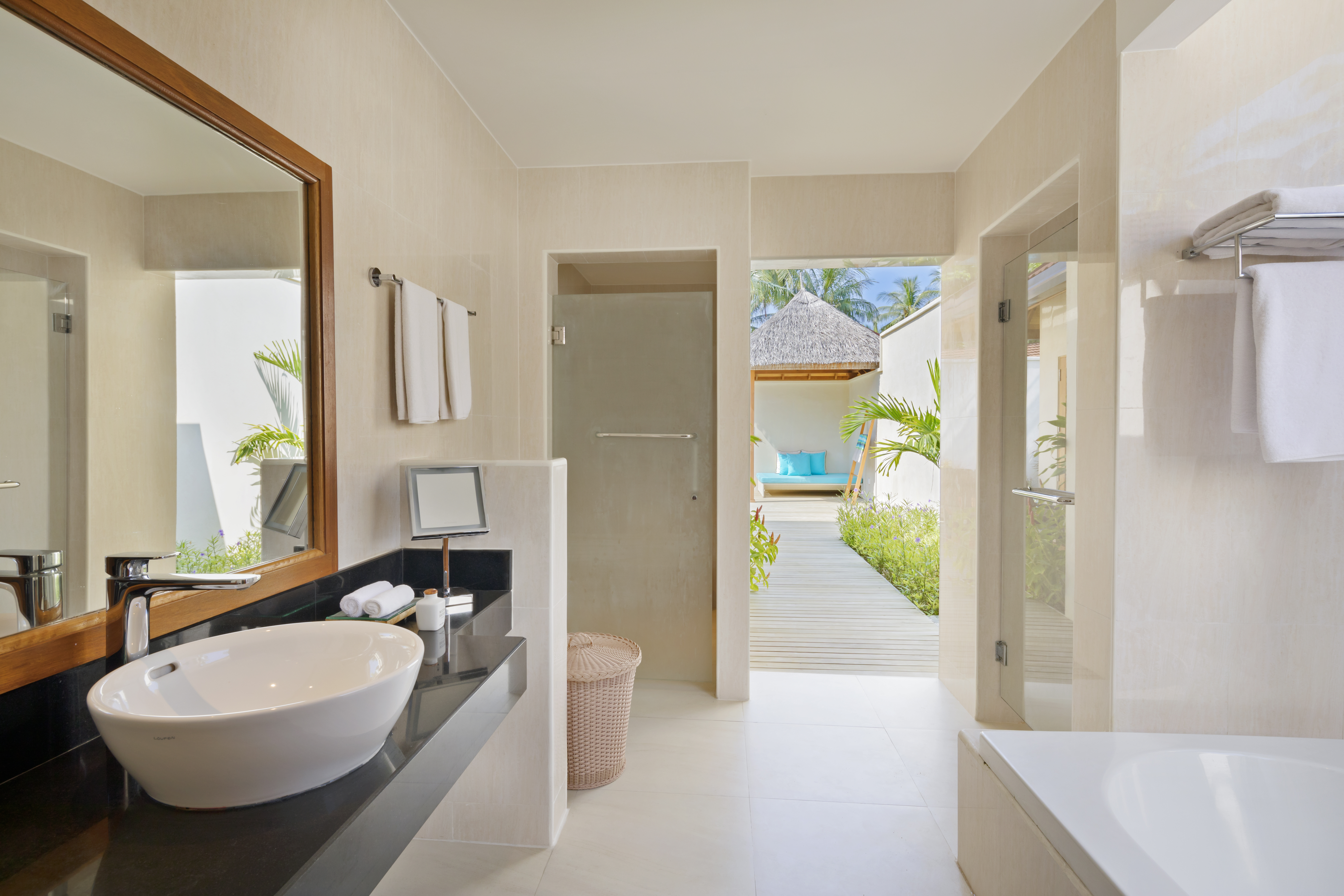Niva Kurumba Maldives 29