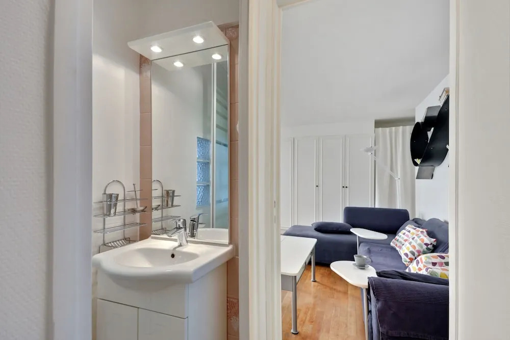 3 people apartment - Paris center by Weekome 2