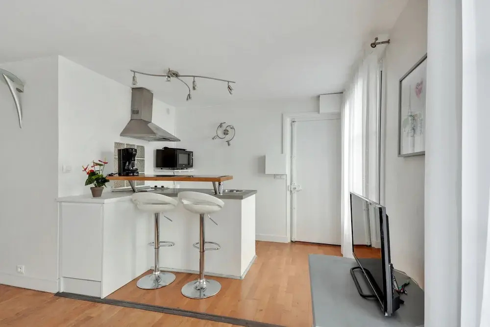 3 people apartment - Paris center by Weekome 5