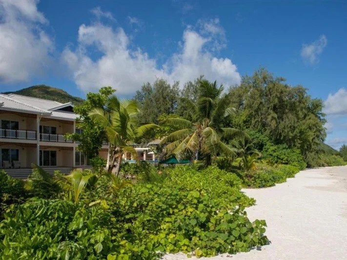 Acajou Beach Resort 9