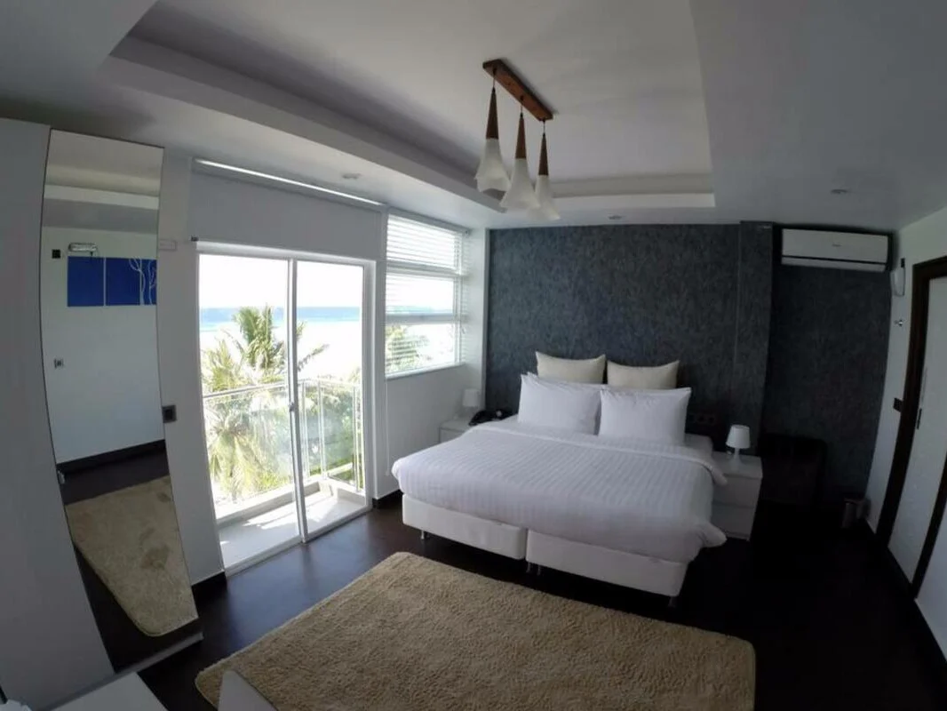 Airport Beach Hotel 1