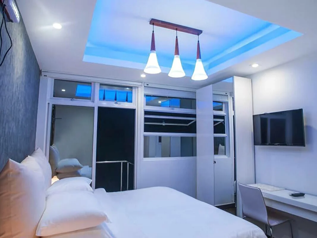 Airport Beach Hotel 5