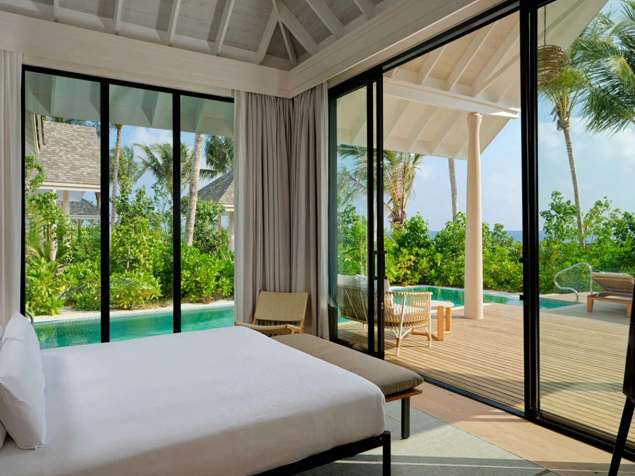 Deluxe Beach Pool Villa