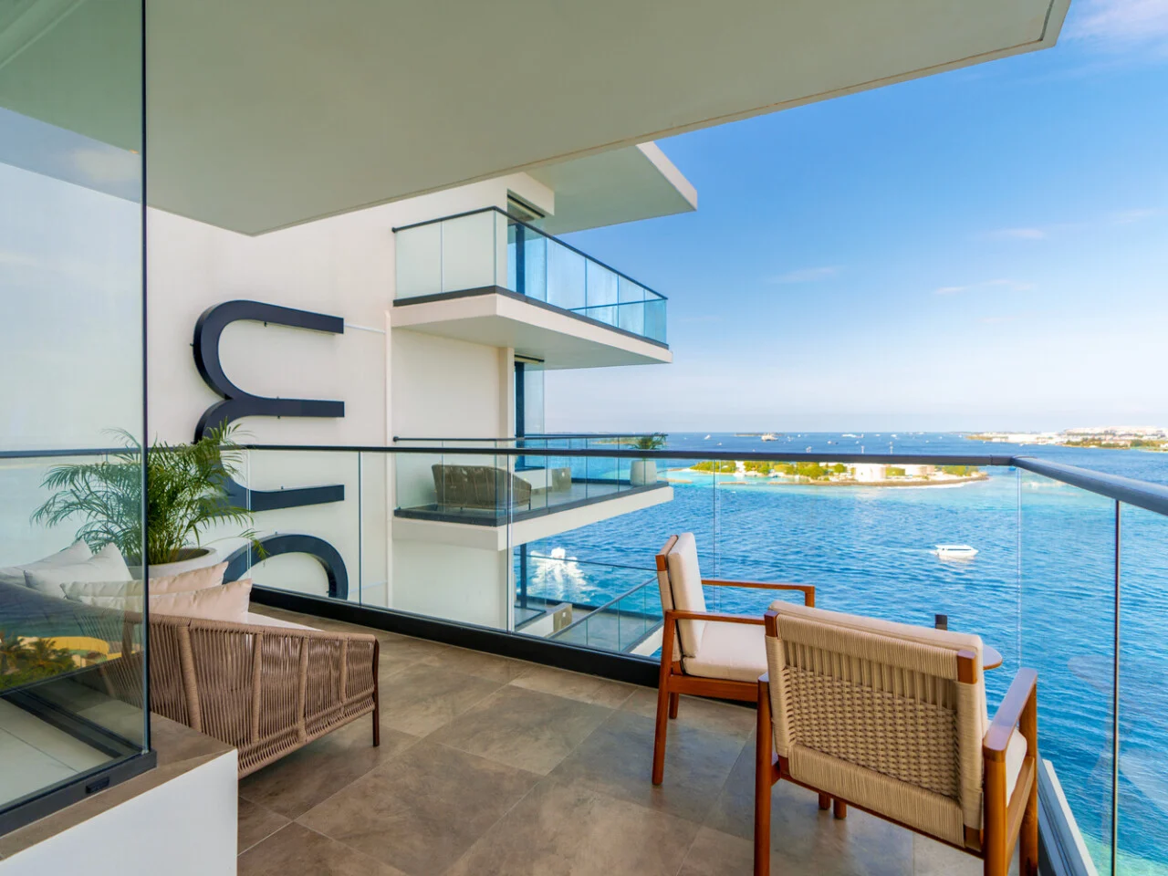 Superior Ocean Front Deluxe