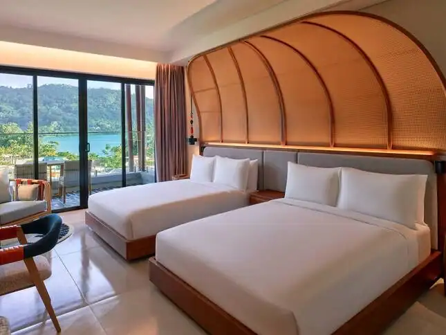 صورة: Canopy By Hilton Seychelles: Queen Bedroom With Pool View