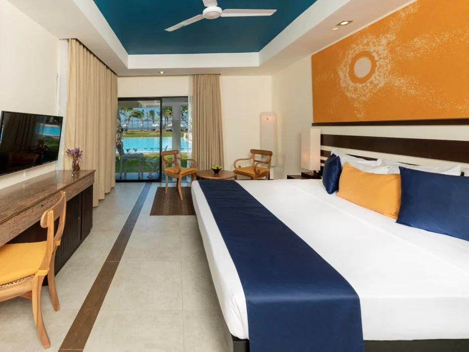 Superior Poolside Terrace