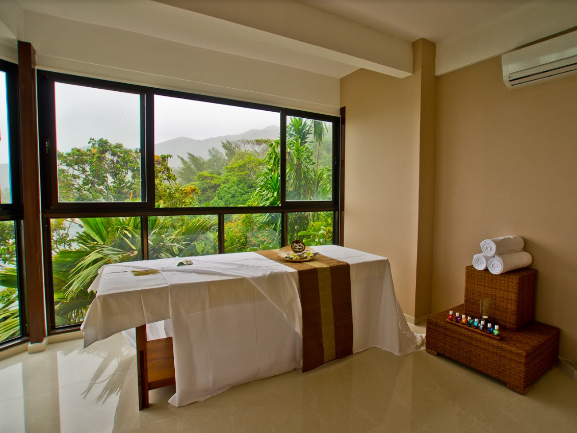 Coco de Mer Hotel & Black Parrot Suites 4