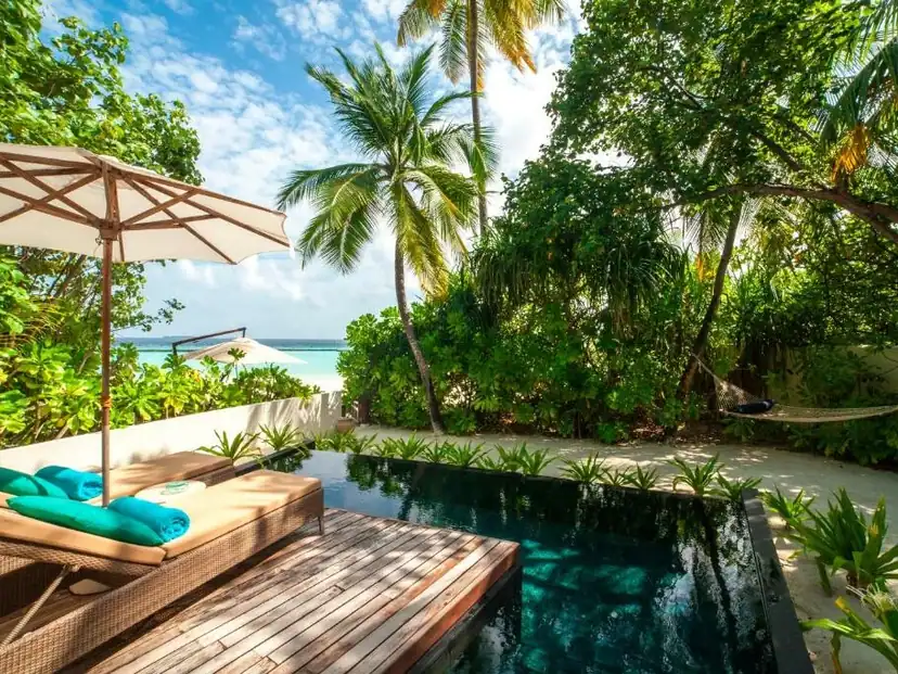 صورة: Constance Halaveli: Beach Villa With Private Pool