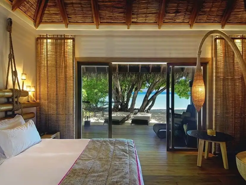 صورة: Constance Moofushi: Beach Villa