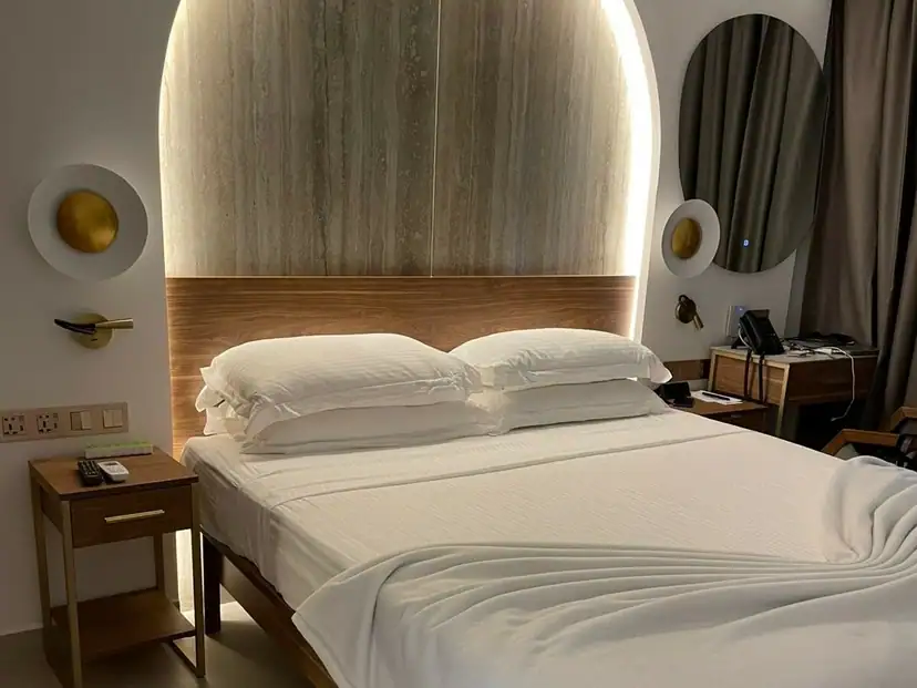 صورة: Coral Strand Smart Choice Hotel: Superior Signature Ocean View with kitchenette