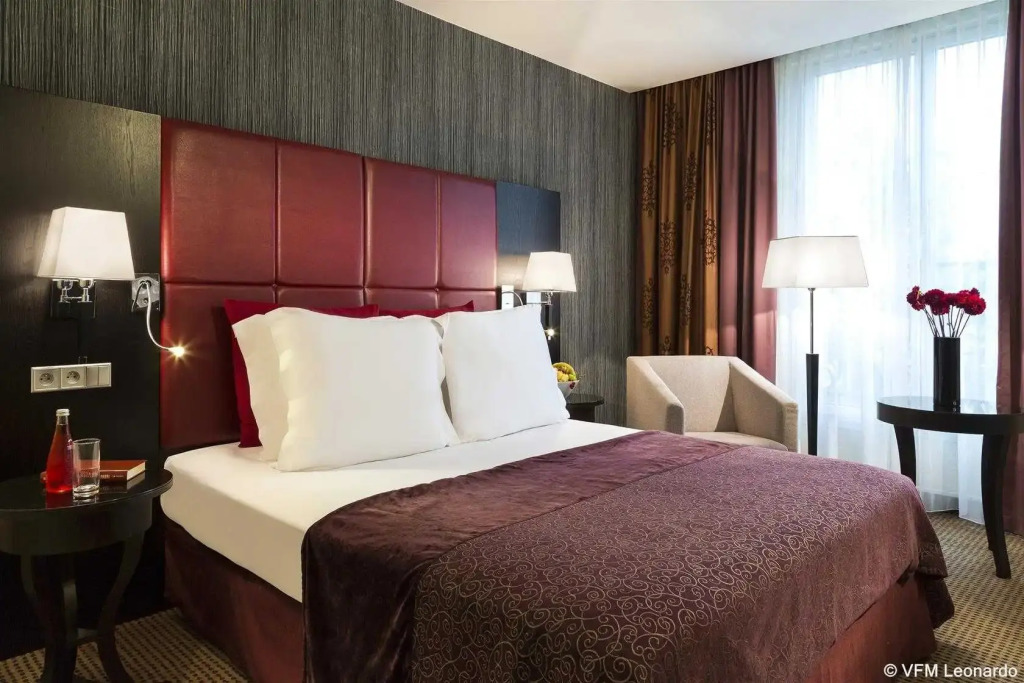 Crowne Plaza Paris Republique, an IHG Hotel 4