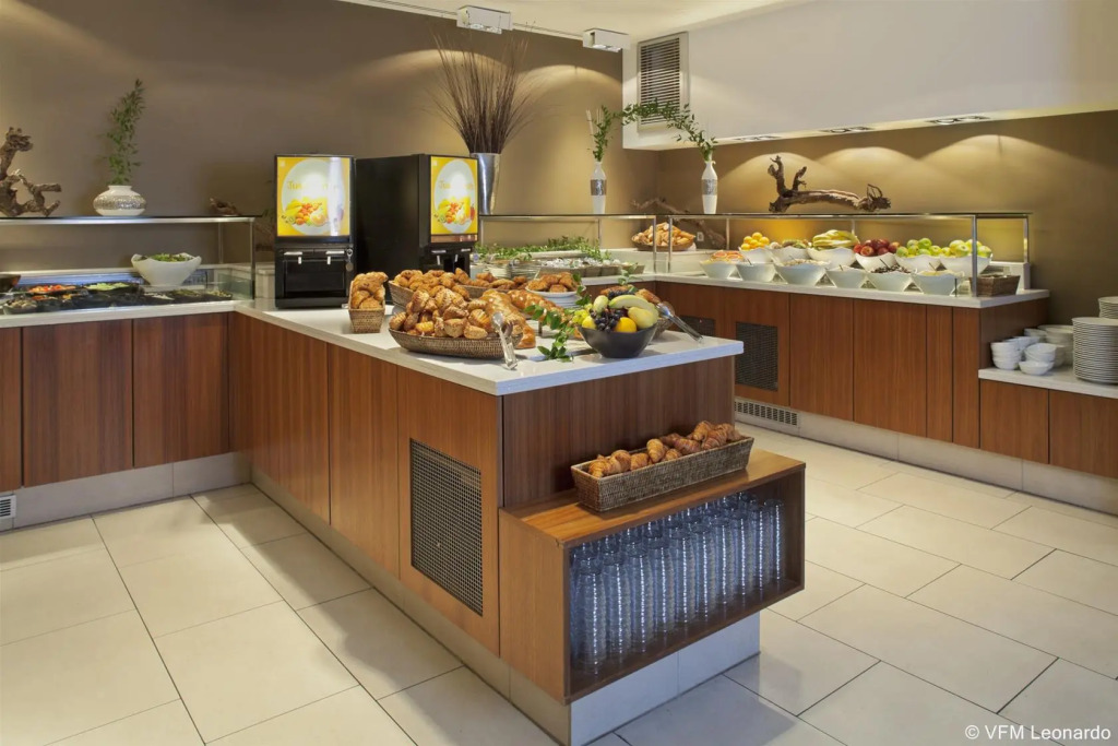 Crowne Plaza Paris Republique, an IHG Hotel 5