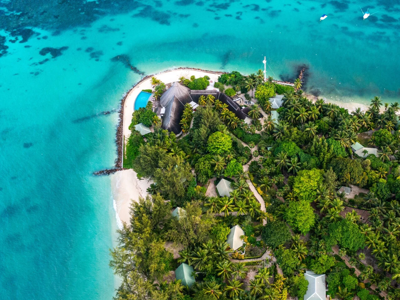 Denis Private Island 4