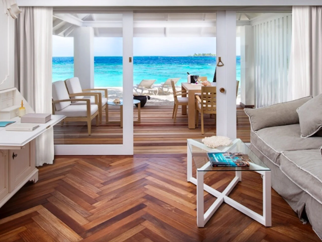 Diamonds Thudufushi 10