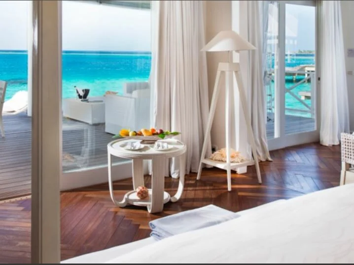 Diamonds Thudufushi 18