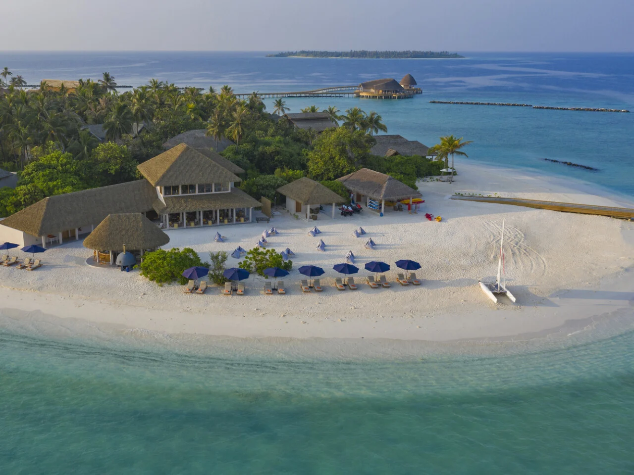 Emerald Faarufushi Resort & Spa 9