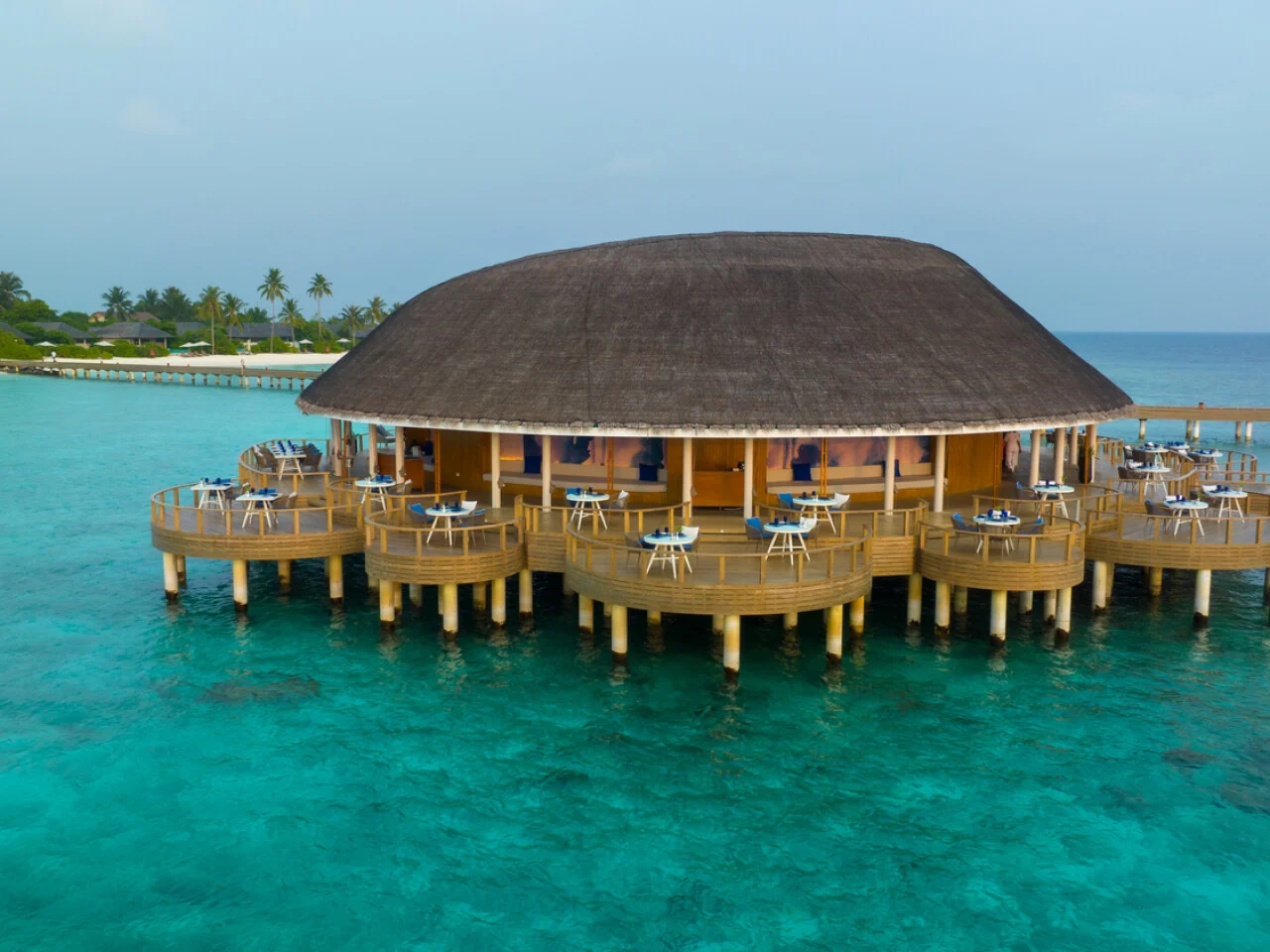 Emerald Faarufushi Resort & Spa 10