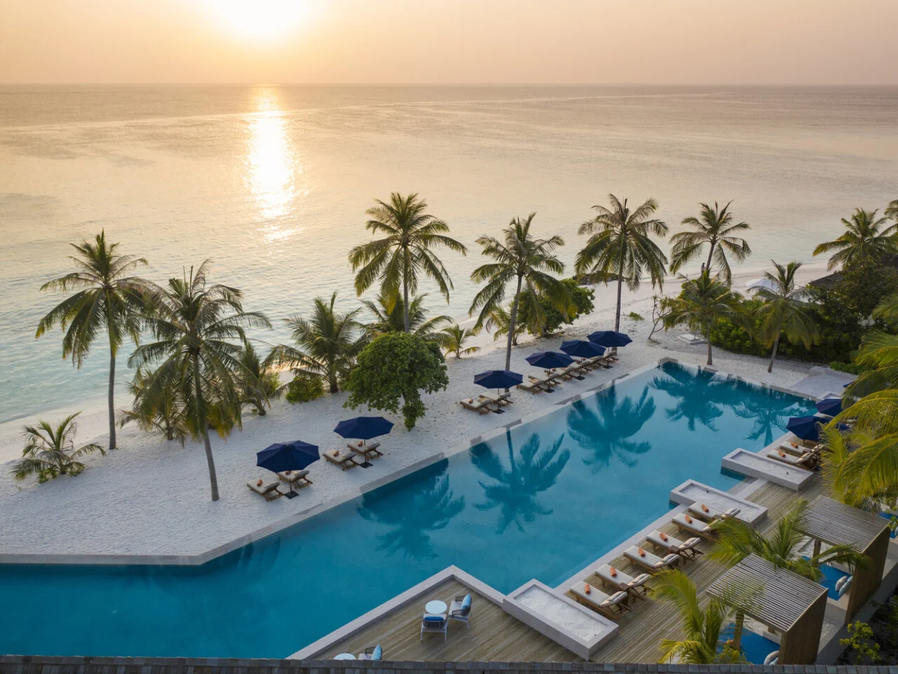 Emerald Faarufushi Resort & Spa 15