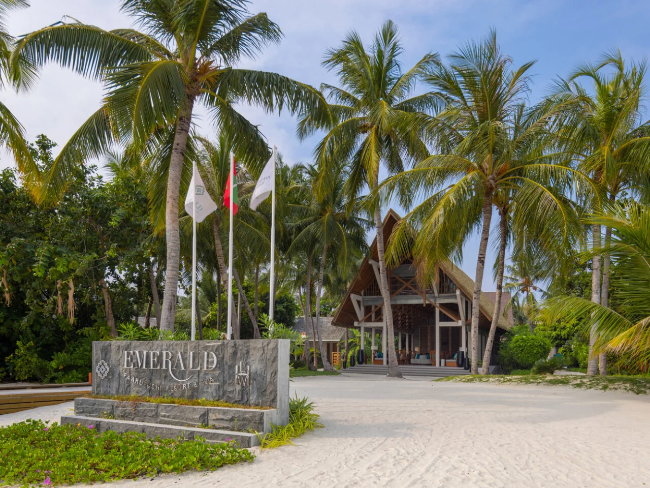 Emerald Faarufushi Resort & Spa 5