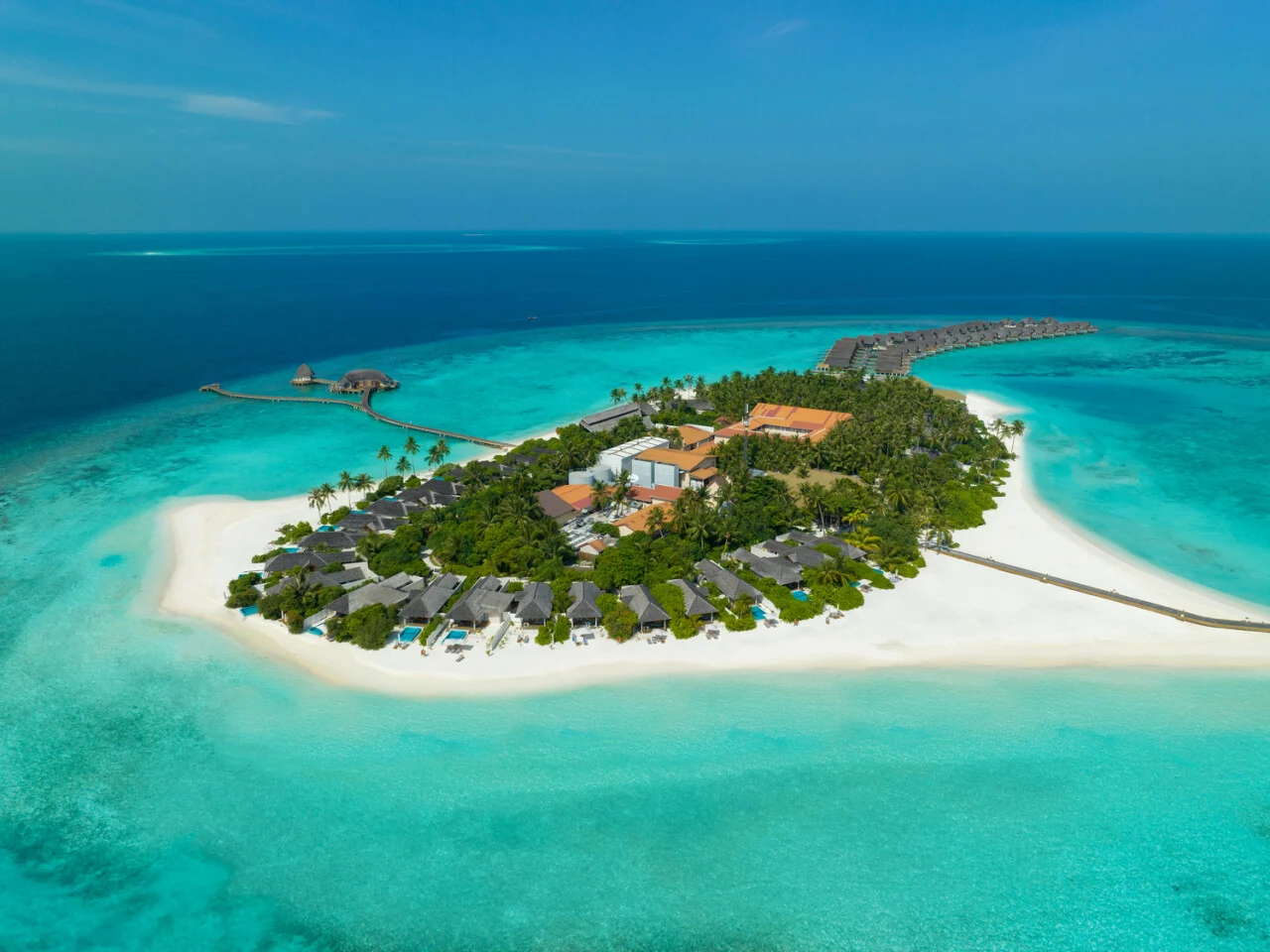 Emerald Faarufushi Resort & Spa 5