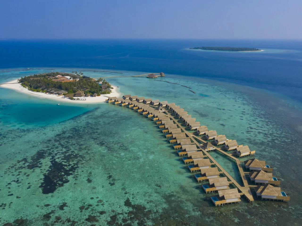 Emerald Faarufushi Resort & Spa 1