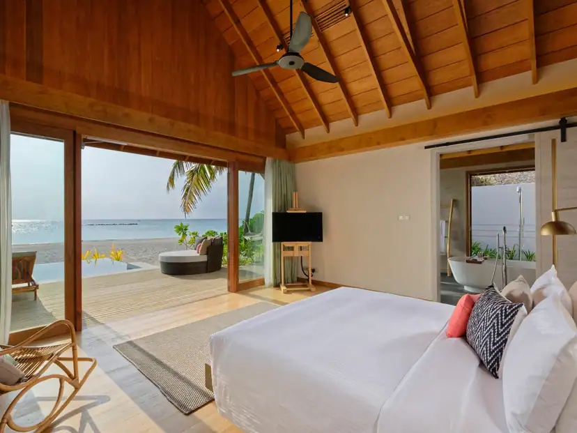 صورة: Emerald Faarufushi Resort & Spa: Beach Villa with Pool