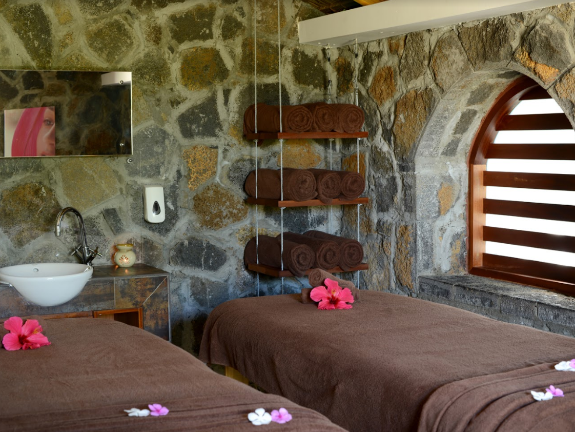 Emeraude Beach Attitude 6