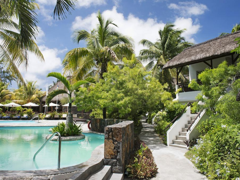 Emeraude Beach Attitude 8