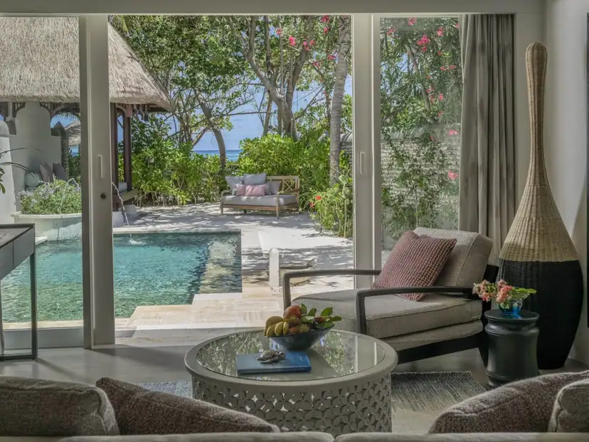 صورة: Four Seasons Resort Maldives at Kuda Huraa: Garden Pavilion with Pool