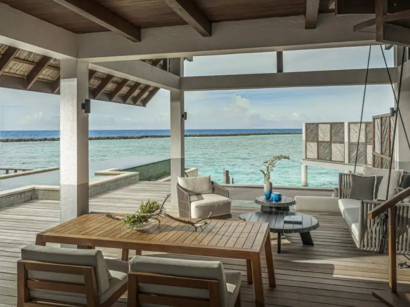 صورة: Four Seasons Resort Maldives at Landaa Giraavaru: Water Villa with Pool – Partial Sea View