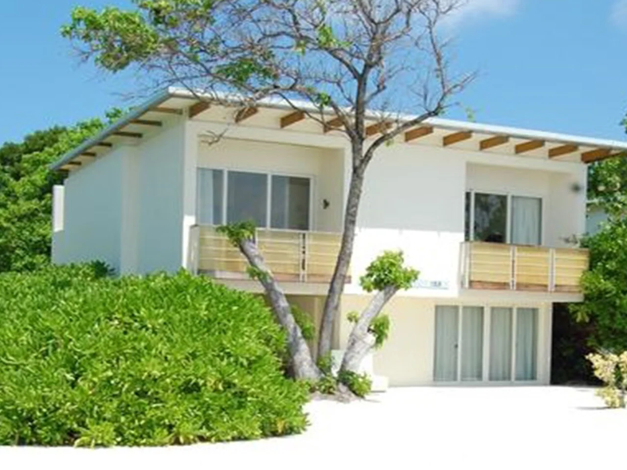 Holiday Inn Resort Kandooma Maldives 1