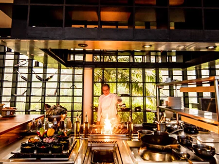 Holiday Inn Resort Kandooma Maldives 2