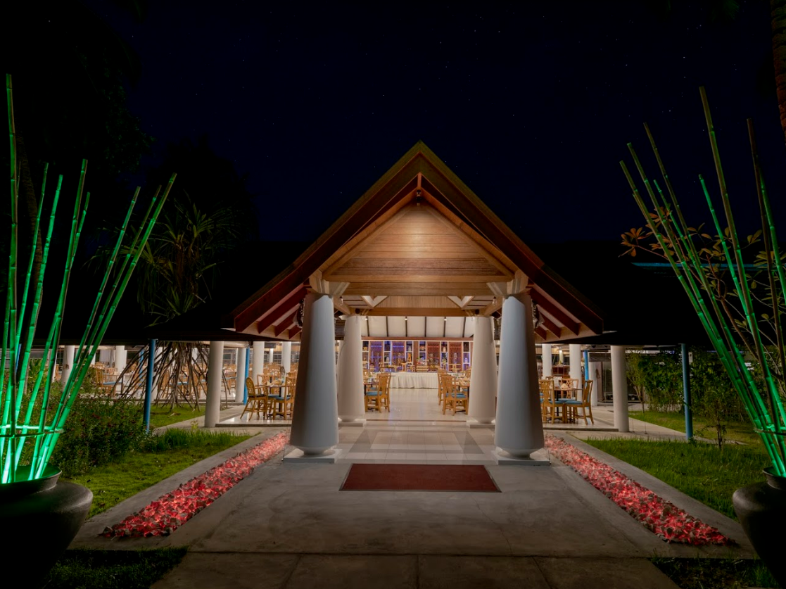 Holiday Island Resort & Spa 11